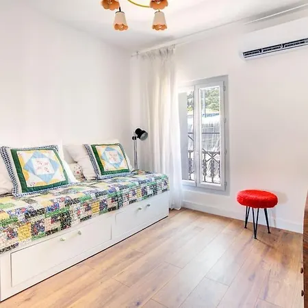 Apartment Place Des Halles